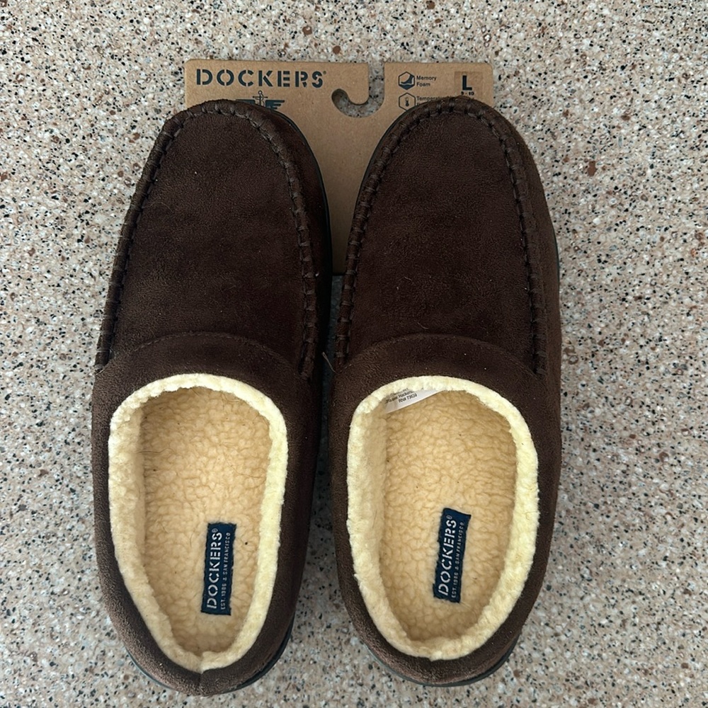 NWT Dockers Moccasin Slippers with Faux Fur Lining